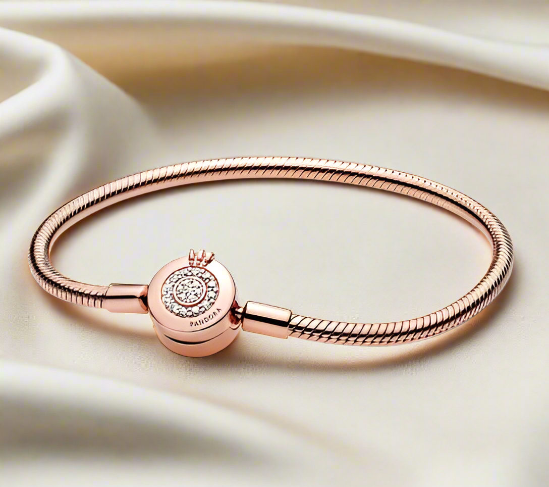 Rose Gold Sparkling Crown O Bracelet