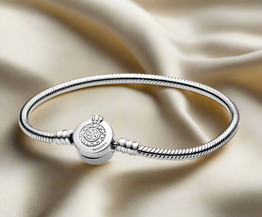 Silver Moments Sparkling Crown O Snake Chain Bracelet